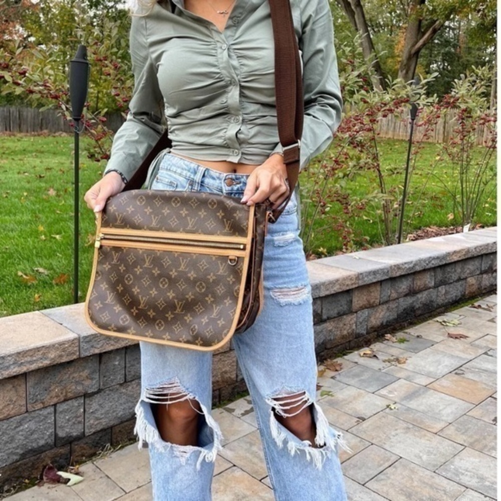 Louis Vuitton Bosphore Brown Monogram Messenger Crossbody MM Bag Purse